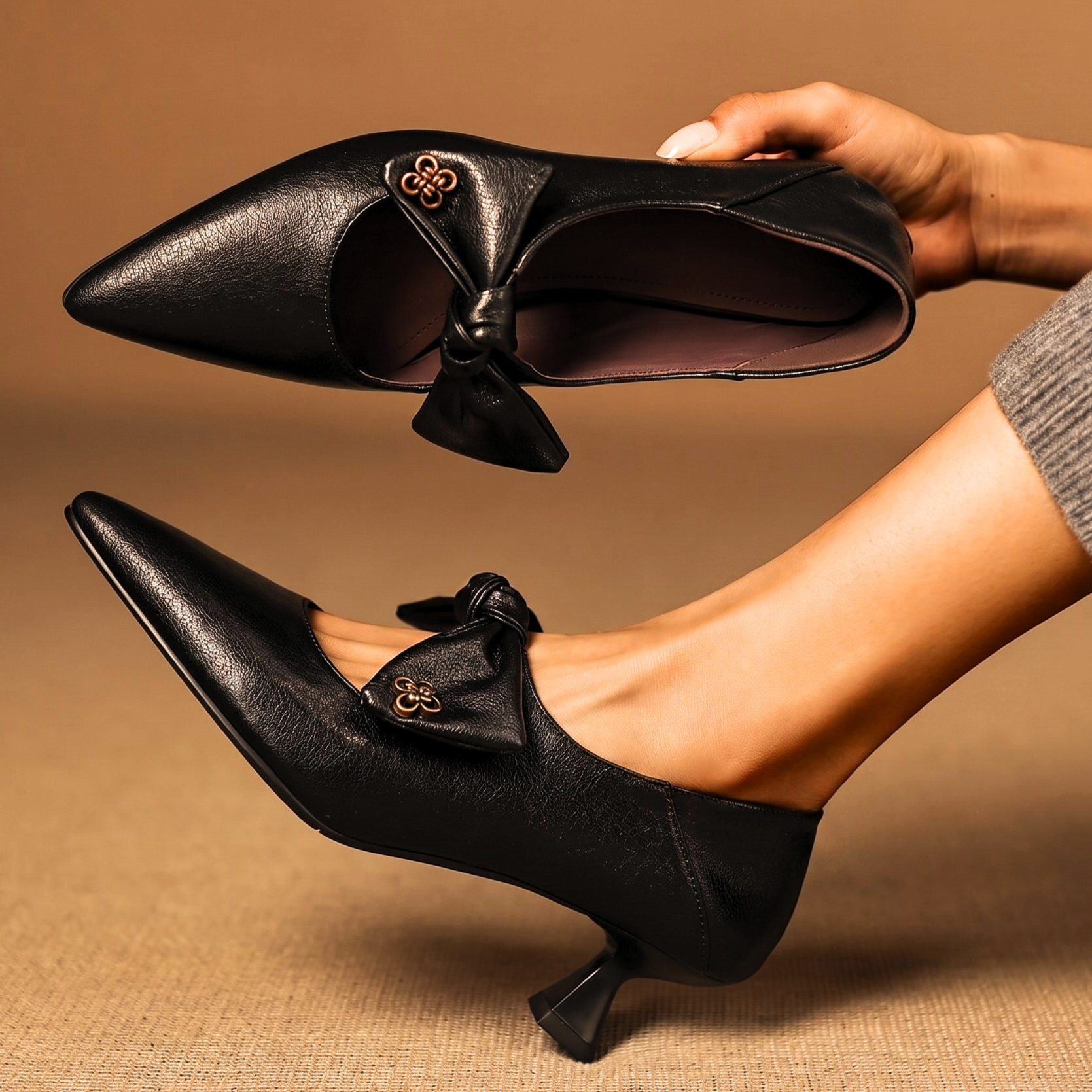 Vetta Sculpted Bow Heels