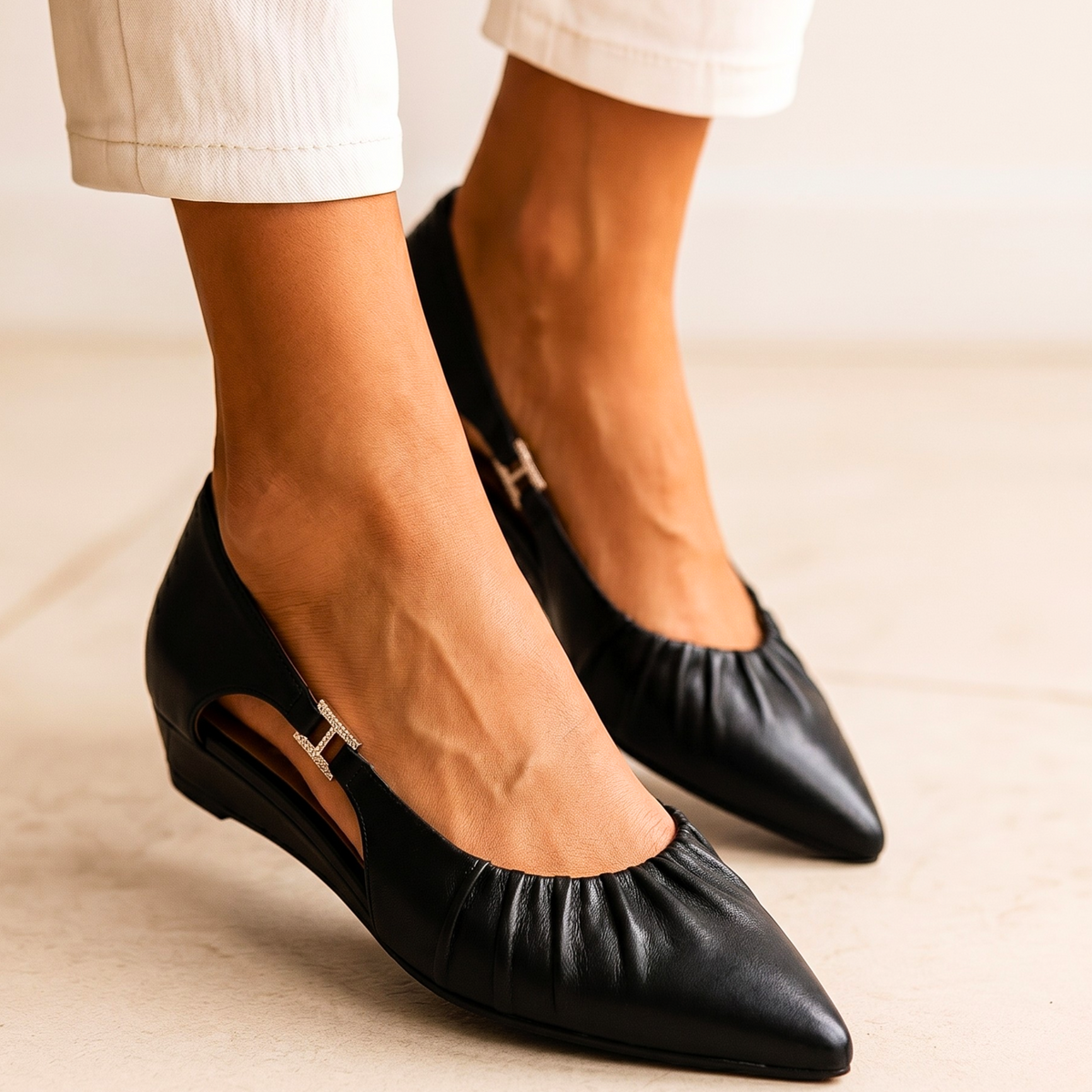 Elenor Pointed Leather Flats